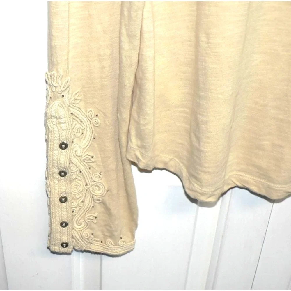 Free‎ People Women's Hooked on the Cuff Long Sleeve Embellished Top Wheat Medium
